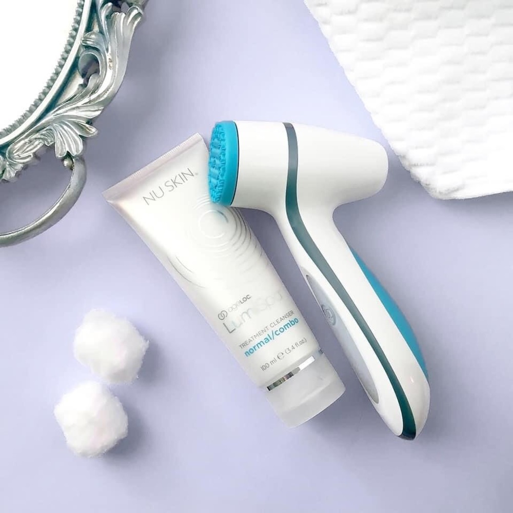 NIB Nu Skin LumiSpa Facial Device